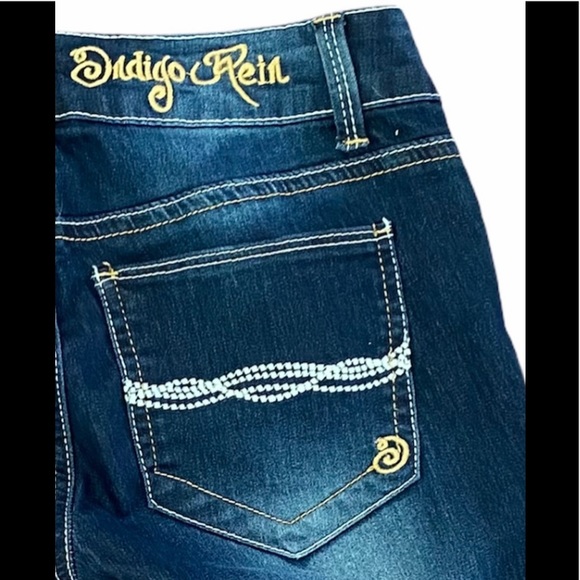 *SOLD* New Indigo Rein crop Stretch Jeans - Picture 8 of 8